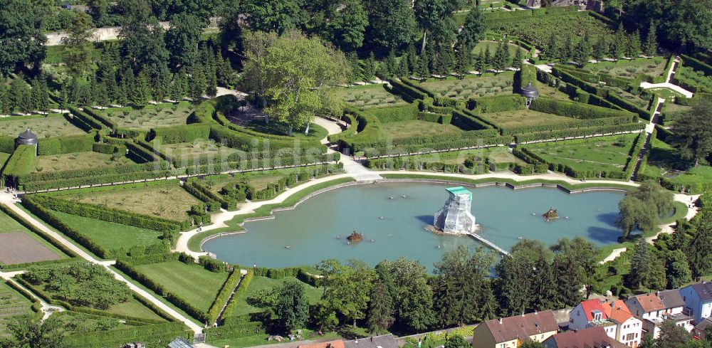 Würzburg von oben - Rokokogarten des Schlosses Veitshöchheim bei Würzburg