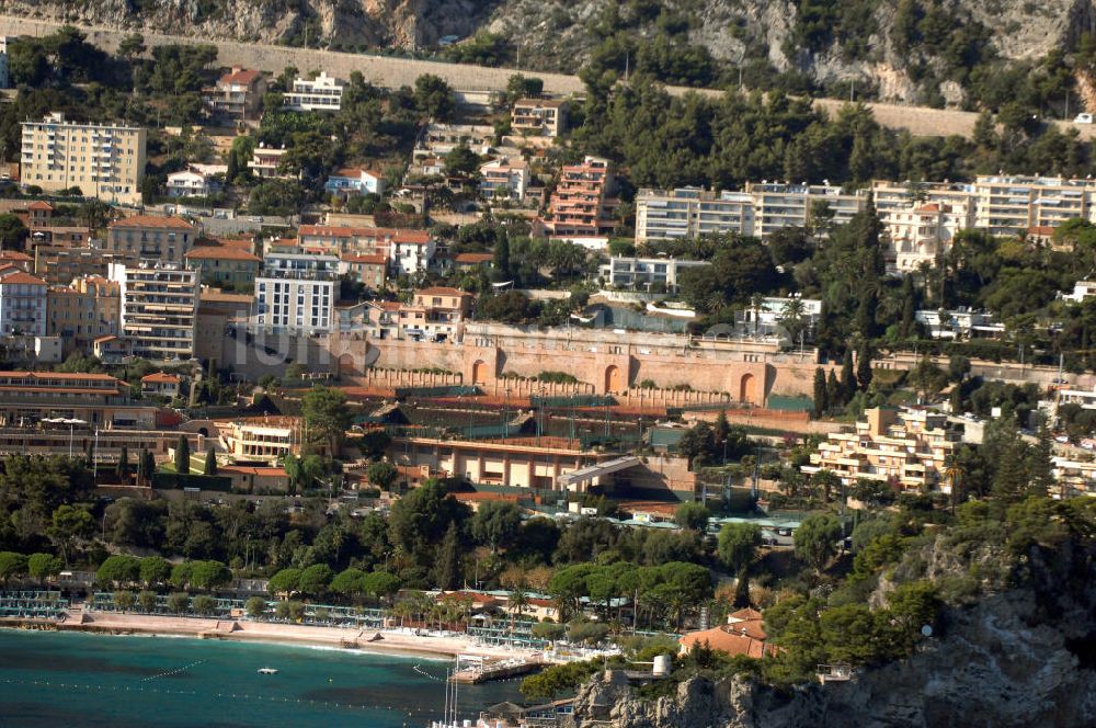 Roquebrune-Cap-Martin aus der Vogelperspektive: Roquebrune-Cap-Martin mit Tennisplätzen