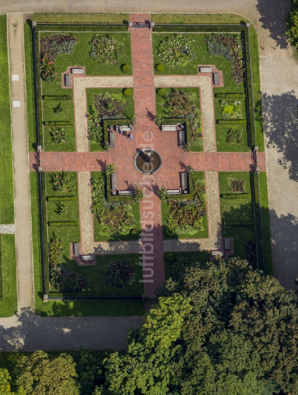 Luftaufnahme Moers - Rosengarten am Schloss Moers in Nordrhein-Westfalen