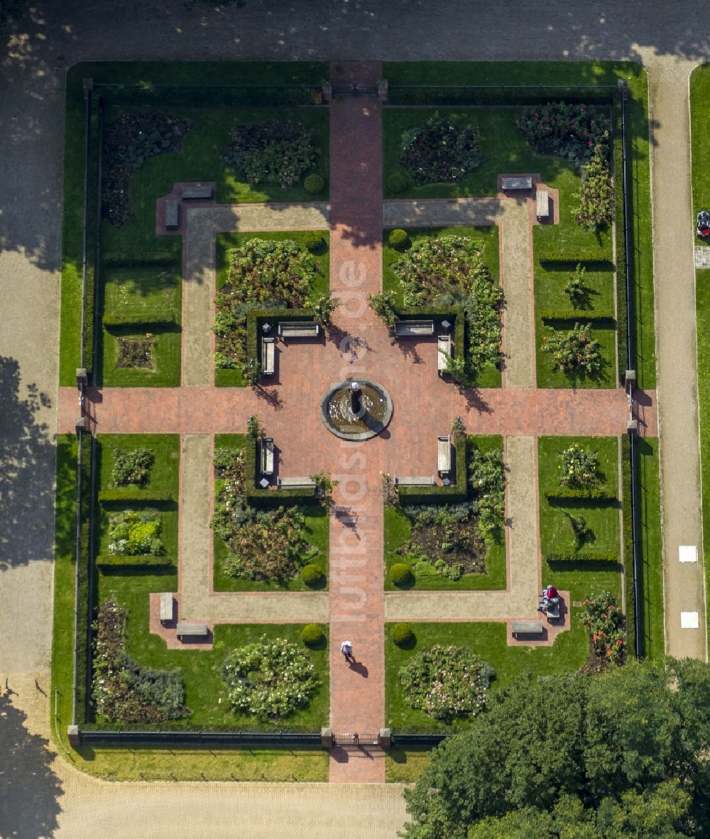 Moers von oben - Rosengarten am Schloss Moers in Nordrhein-Westfalen