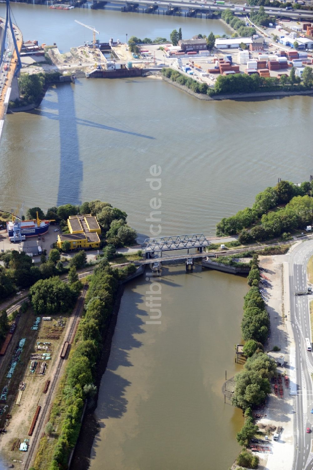 Luftaufnahme Hamburg - Roßbrücke mit Behelfsbrücke über den Roßkanal in Hamburg-Mitte / Steinwerder