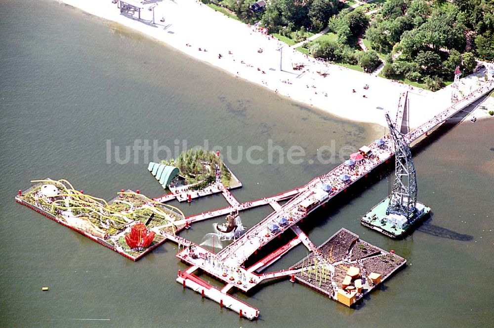 Luftaufnahme Rostock / Mecklenburg Vorpommern - Rostock / Mecklenburg Vorpommern Gelände der 9A ( internationale Gartenbauausstellung in Rostock) Schwimmende Gärten (karge Insel, grüne Insel, Blüteninsel)