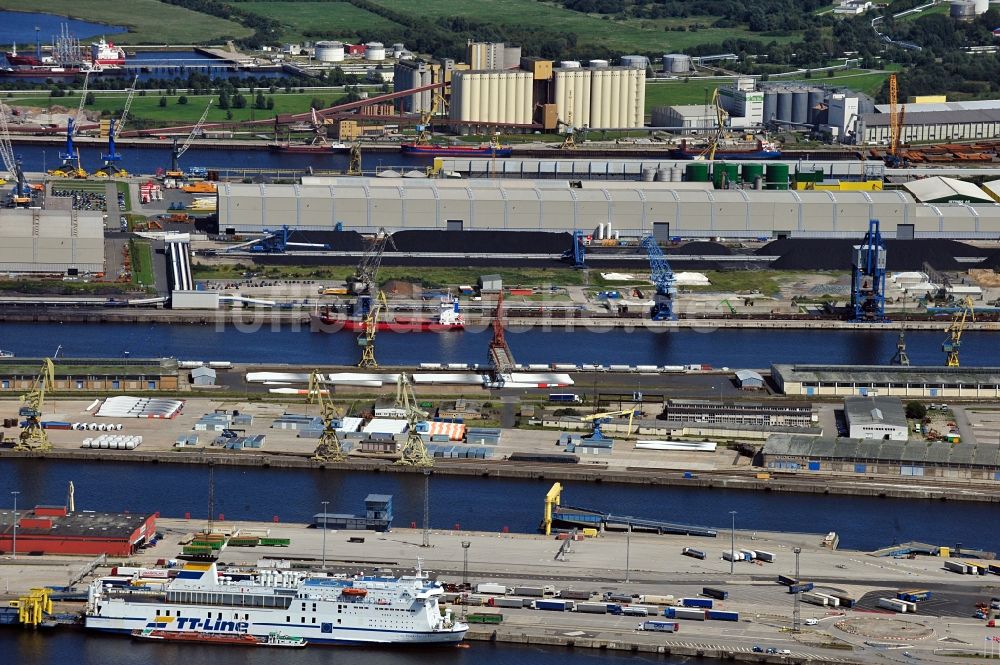 Luftaufnahme Rostock - Rostocker Hafen in Mecklenburg-Vorpommern