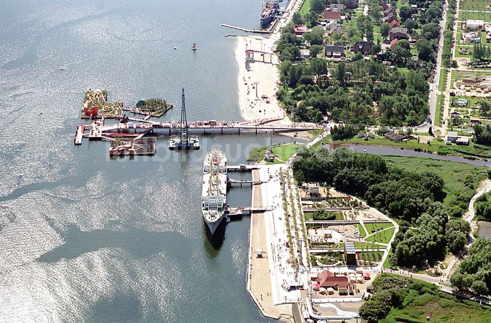 Rostok / Mecklenburg Vorpommern von oben - Rostok / Mecklenburg Vorpommern Gelände der IGA ( internationale Gartenbauausstellung in Rostok) *Schwimmende Gärten (karge Insel, grüne Insel, Blüteninsel) *Traditionsschiff (Gastronomie, Schifffahrtsmuseum)