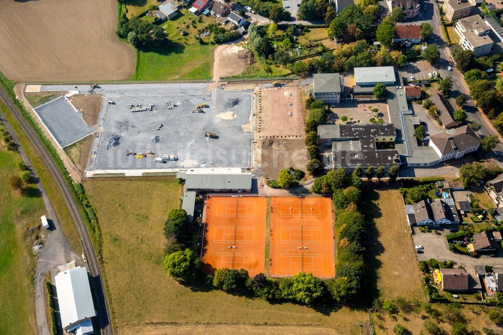 Luftbild Hamm - Rotbraun farbiger Tennisplatz in Hamm im Bundesland Nordrhein-Westfalen