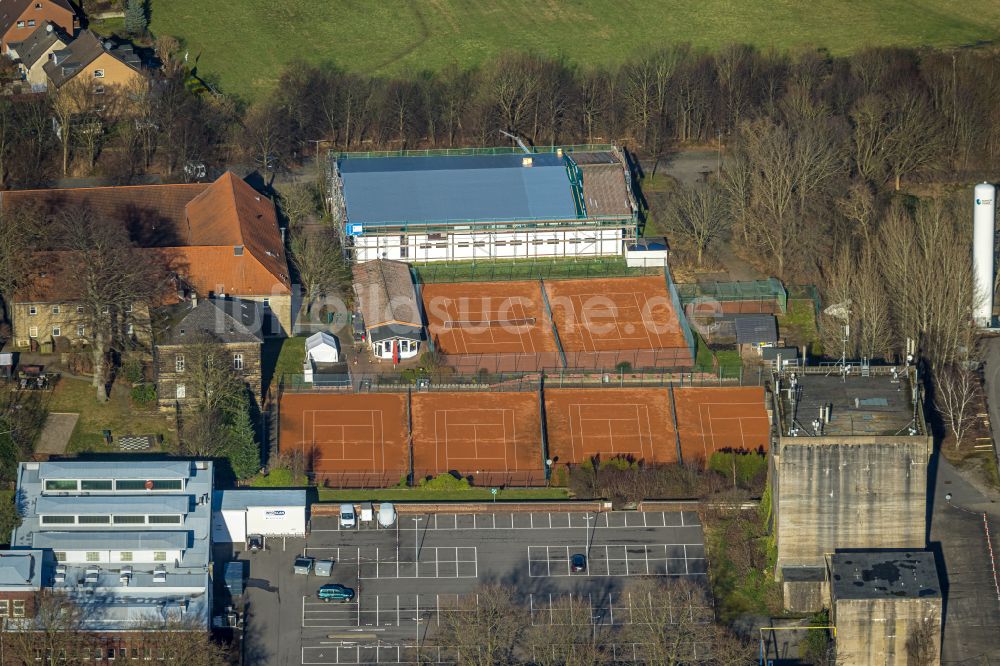 Witten aus der Vogelperspektive: Rotbraun farbiger Tennisplatz Sport-UNION Annen eV in Witten im Bundesland Nordrhein-Westfalen, Deutschland