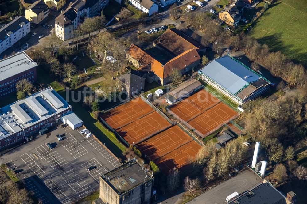 Witten von oben - Rotbraun farbiger Tennisplatz Sport-UNION Annen eV in Witten im Bundesland Nordrhein-Westfalen, Deutschland