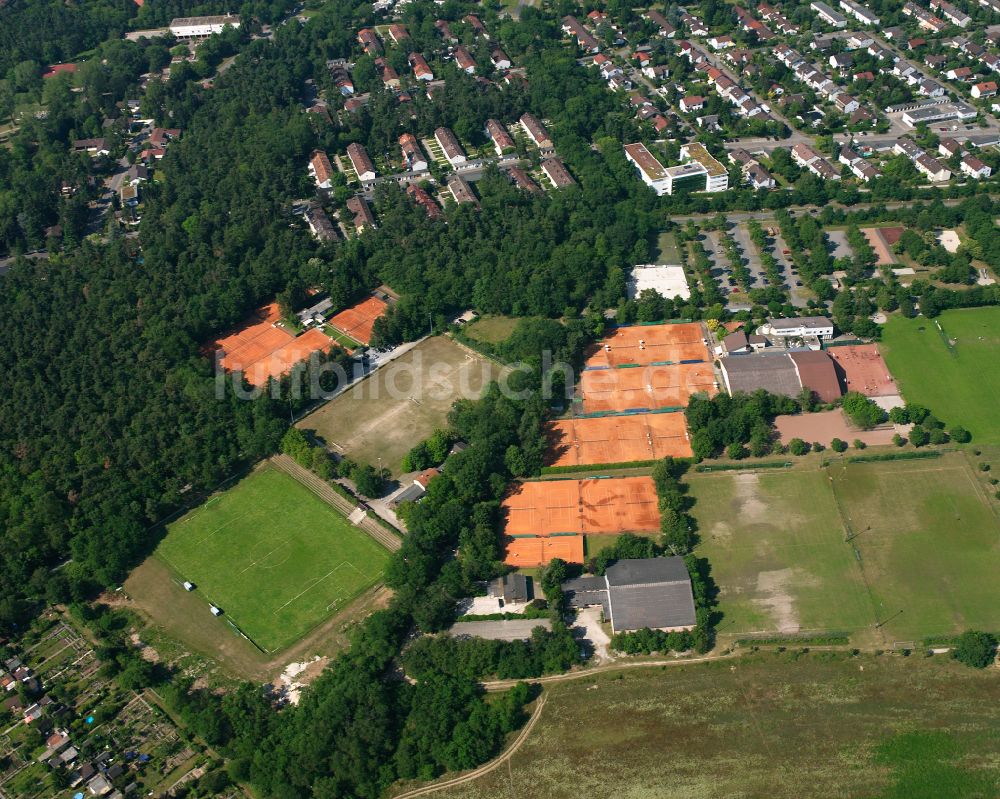 Luftbild Karlsruhe - Rotbraun farbiger Tennisplatz des SSC Karlsruhe e.V. Am Sportpark in Karlsruhe im Bundesland Baden-Württemberg, Deutschland