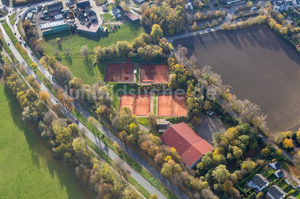 Stiepel von oben - Rotbraun farbiger Tennisplatz Tennisclub Rot-Weiß Stiepel 1925 e.V. in Stiepel im Bundesland Nordrhein-Westfalen, Deutschland