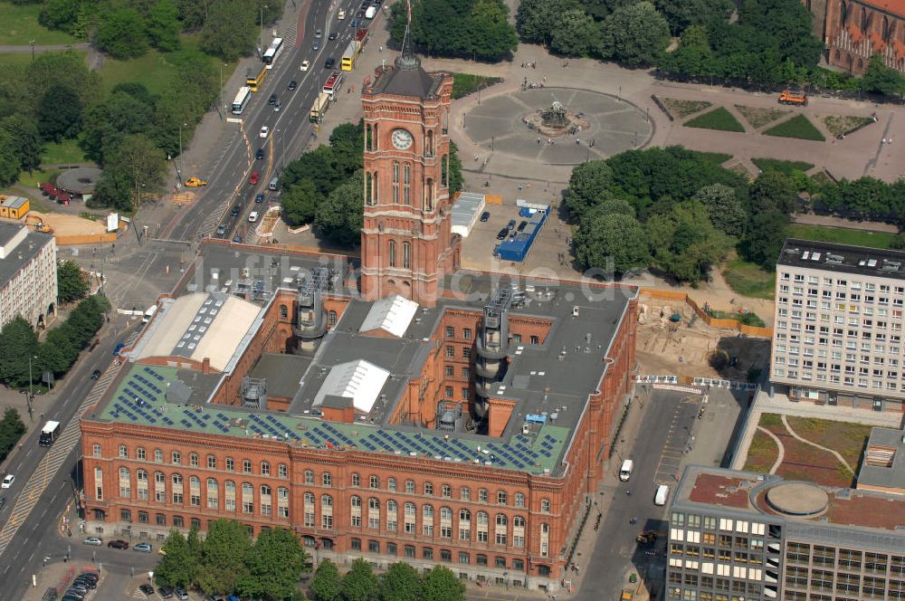 Berlin aus der Vogelperspektive: Rotes Rathaus in Berlin- Mitte