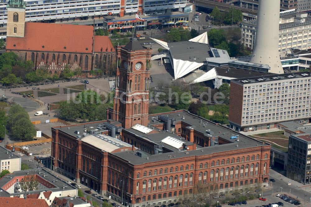 Berlin aus der Vogelperspektive: Rotes Rathaus / Red Town Hall Berlin-Mitte