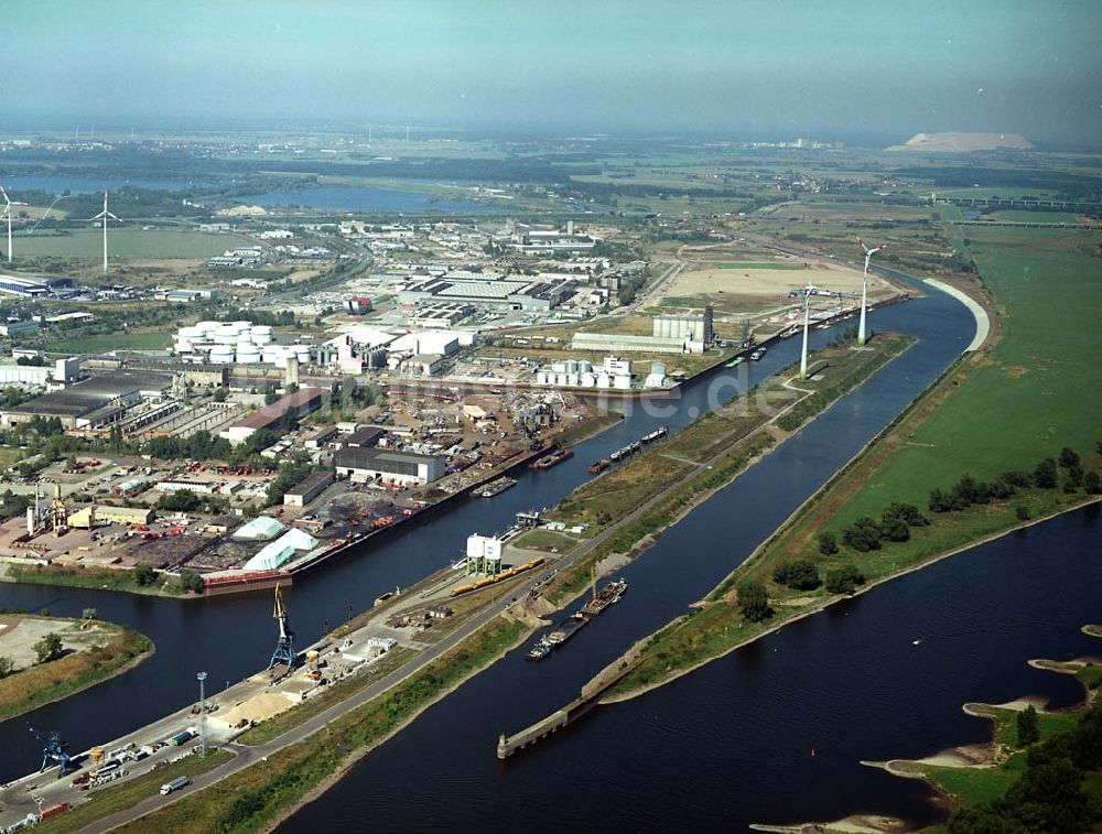 Magdeburg aus der Vogelperspektive: Rothenseer Verbindungskanal und der Binnenhafen Magdeburg