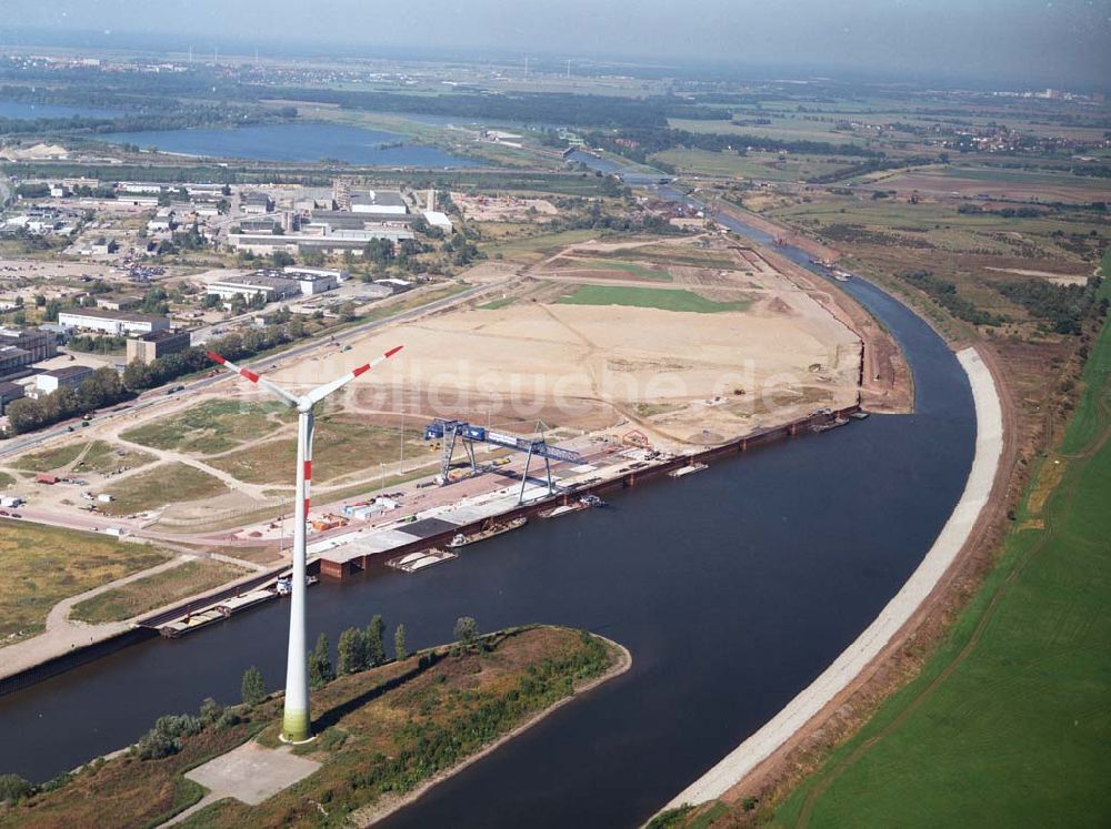 Magdeburg von oben - Rothenseer Verbindungskanal und der Binnenhafen Magdeburg