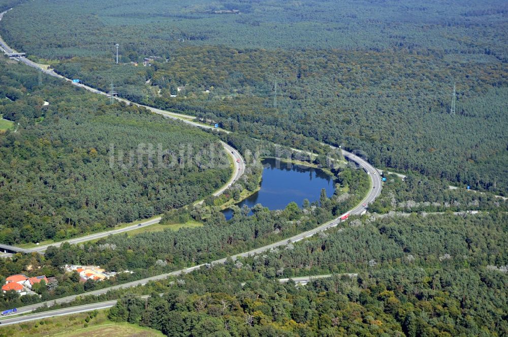 Luftaufnahme Rüsselsheim - Rüsselsheimer Autobahndreieck in Hessen