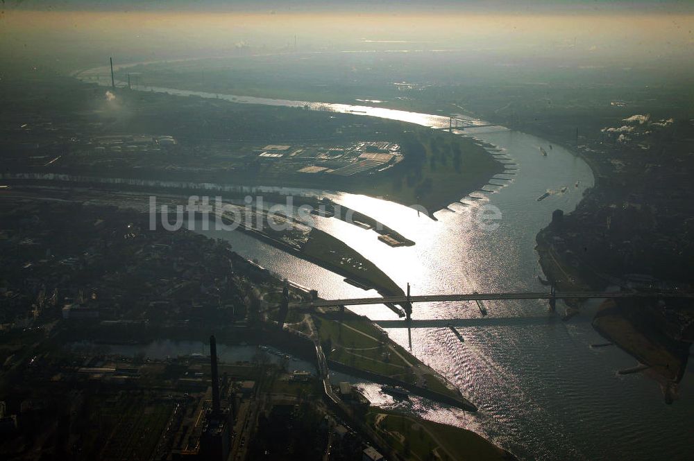 Luftbild Duisburg - Ruhrmündung in den Rhein