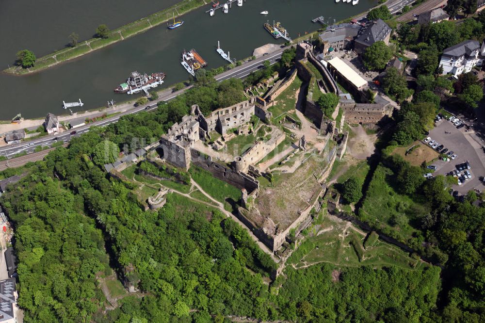 Sankt Goar aus der Vogelperspektive: Ruine der Burg Rheinfels und St. Goar