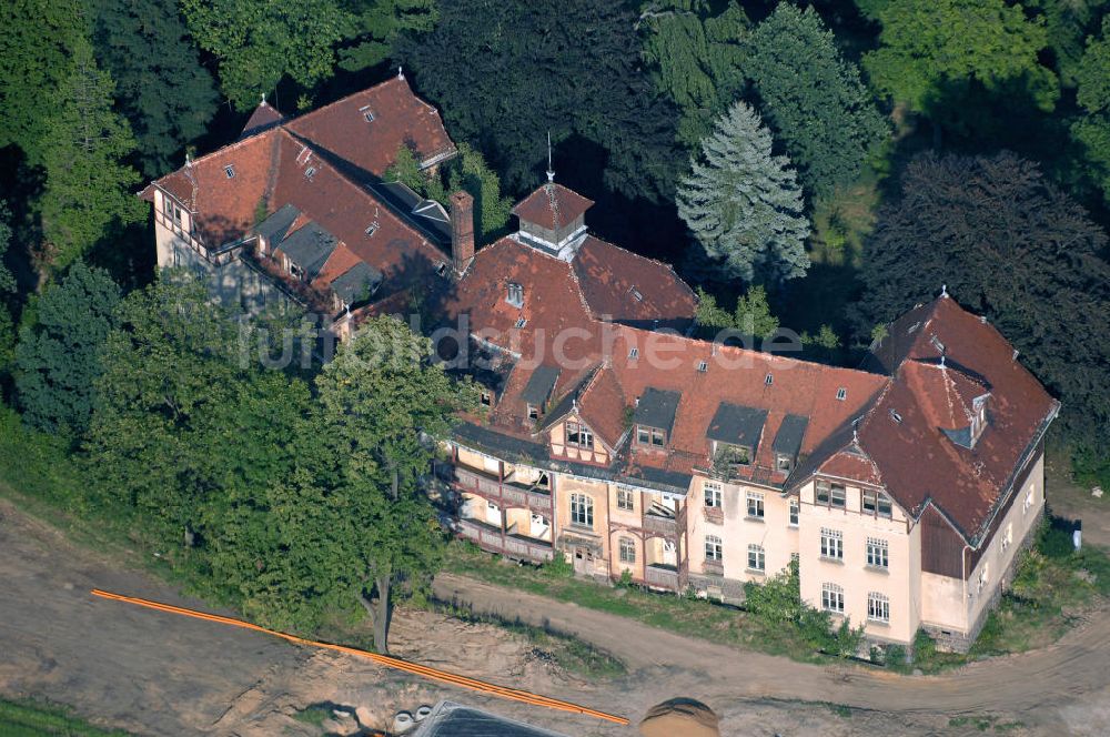 Luftbild FREITAL - Ruine des ehemaligen Alters- und Pflegeheimes im Ortsteil Saalhausen der Stadt Freital