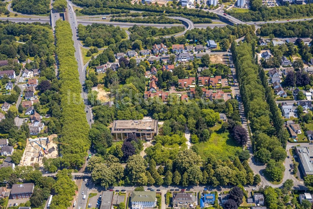 Dortmund von oben - Ruine des ehemaligen Bürogebäudes- und Geschäftshaus- Gebäudes Siemens-Nixdorf-Haus in Dortmund im Bundesland Nordrhein-Westfalen, Deutschland