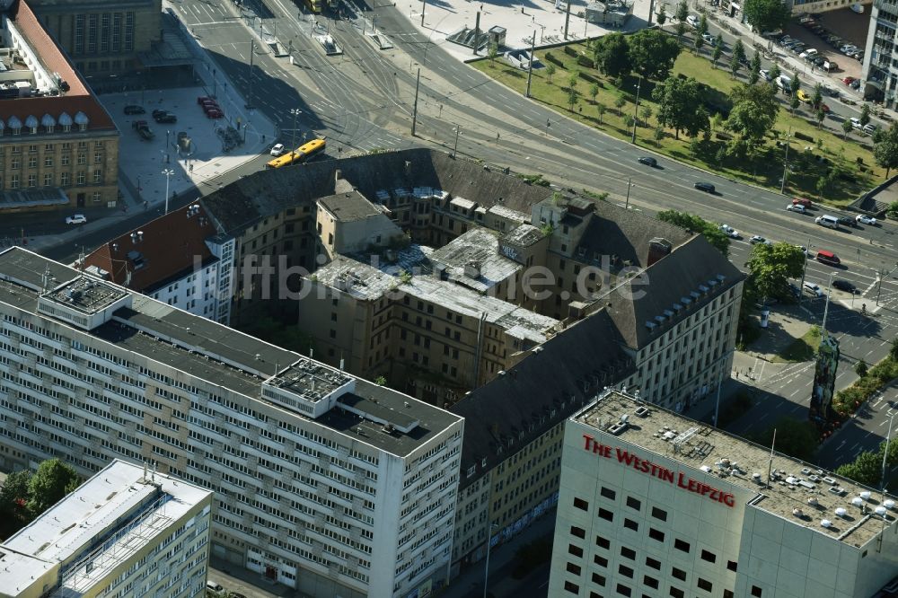 Leipzig von oben - Ruine des ehemaligen Bürogebäudes- und Geschäftshaus- Gebäudes Willy-Brandt-Platz - Gerberstraße - Kurt-Schumacher-Straße in Leipzig im Bundesland Sachsen