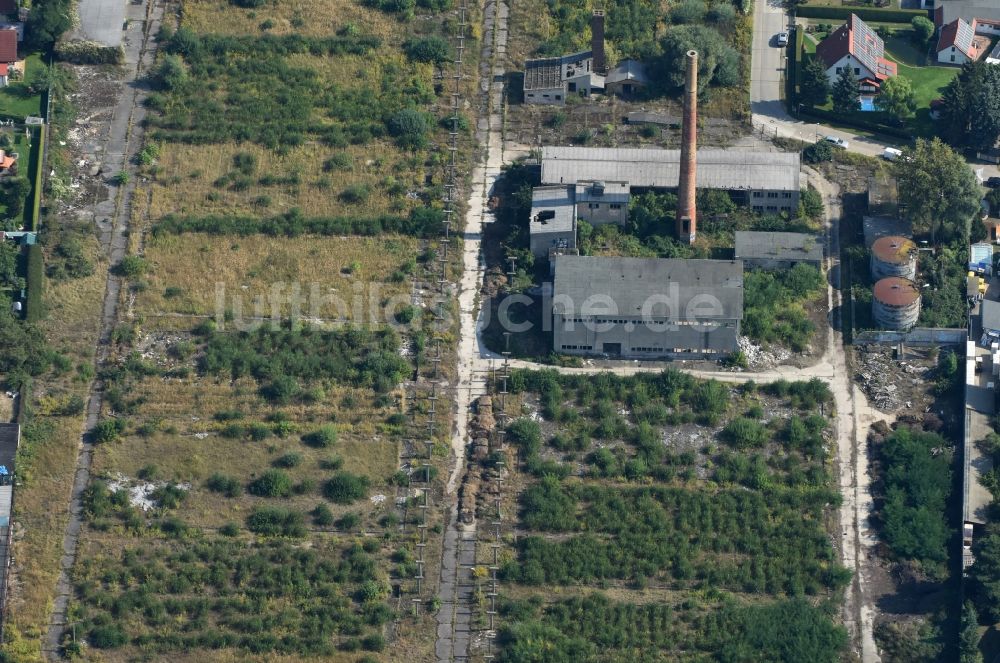 Luftbild Berlin - Ruine des ehemaligen Fabrik - Gebäudes an der Anton-von-Werner-Straße in Berlin