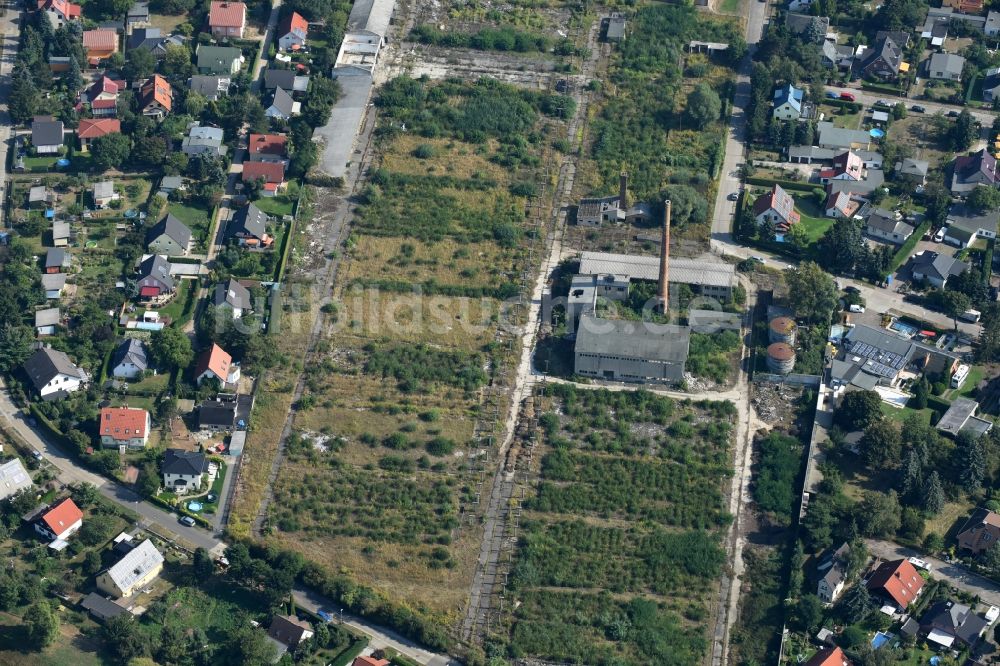 Luftaufnahme Berlin - Ruine des ehemaligen Fabrik - Gebäudes an der Anton-von-Werner-Straße in Berlin