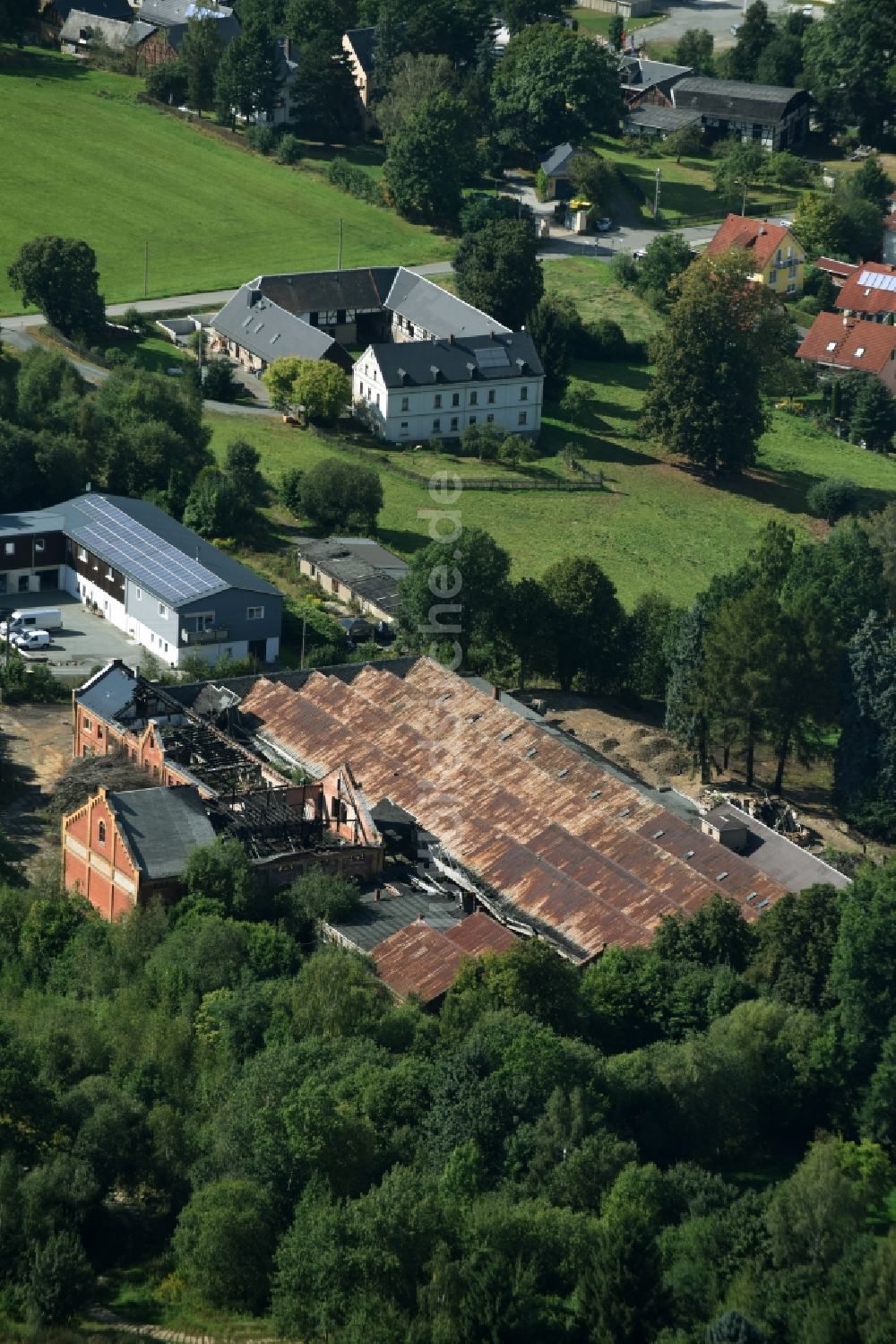 Mohlsdorf von oben - Ruine des ehemaligen Fabrik - Gebäudes in der Bahnhofsstraße in Mohlsdorf im Bundesland Thüringen