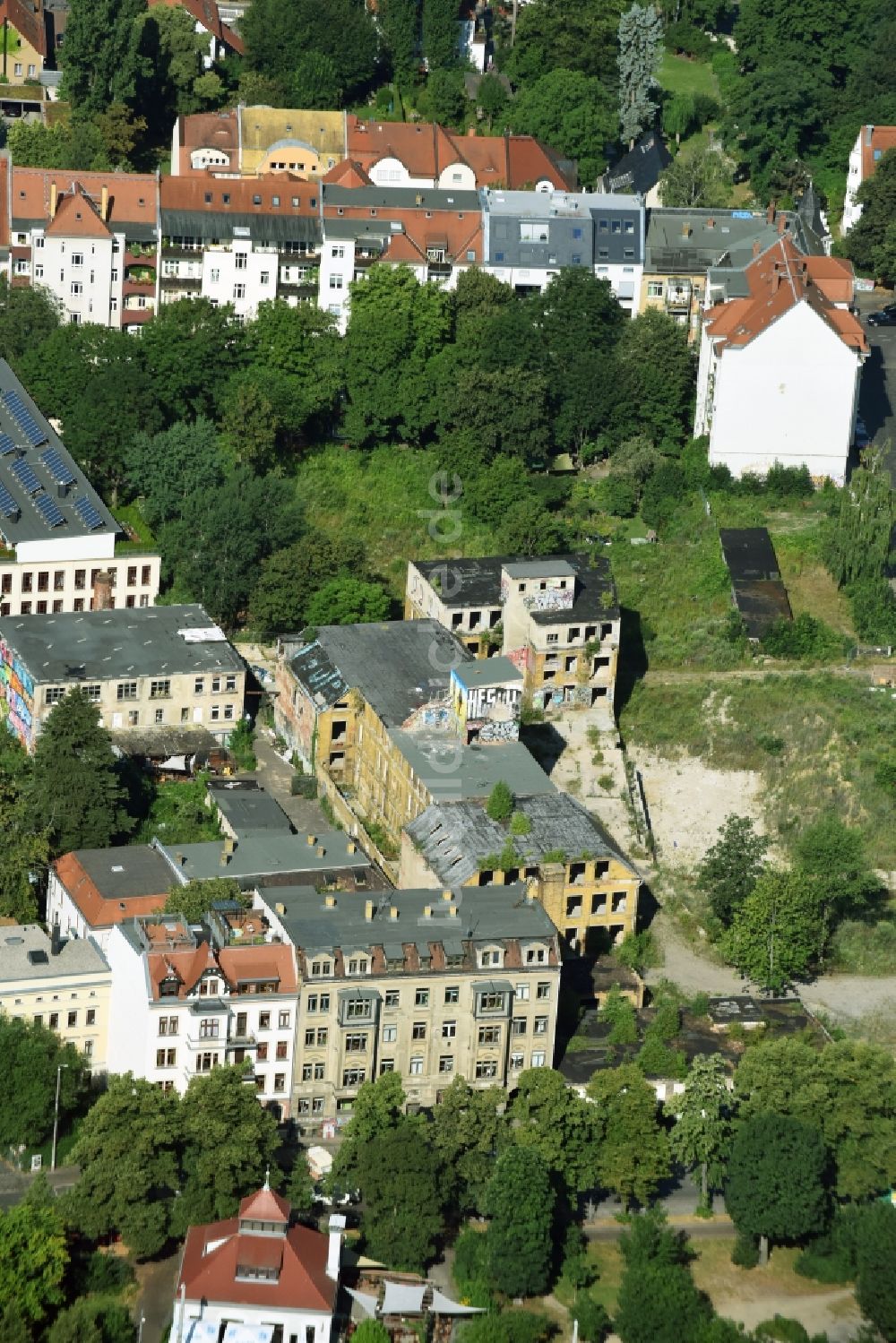 Leipzig aus der Vogelperspektive: Ruine des ehemaligen Fabrik - Gebäudes der ehemaligen Werkstoffprüfmaschinenfabrik WERK 2 in Leipzig im Bundesland Sachsen