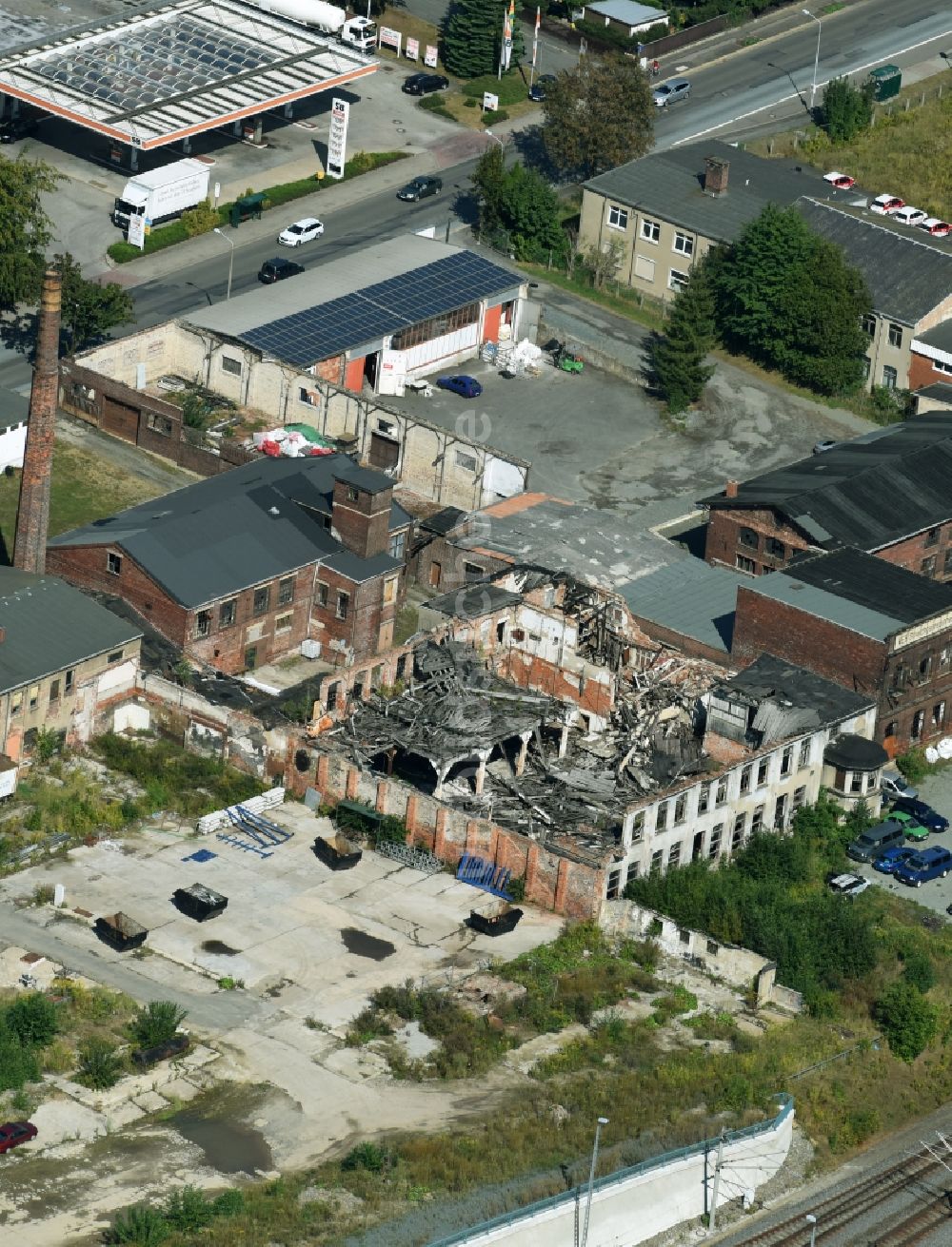 Reichenbach im Vogtland aus der Vogelperspektive: Ruine des ehemaligen Fabrik - Gebäudes in der Friedensstraße in Reichenbach im Vogtland im Bundesland Sachsen