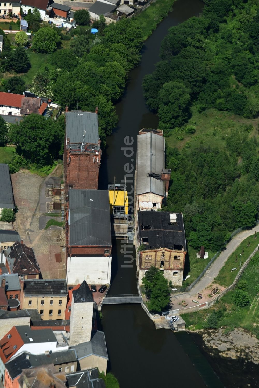 Luftbild Calbe (Saale) - Ruine des ehemaligen Fabrik - Gebäudes der Getreidemühle und Papierfabrik in Calbe (Saale) im Bundesland Sachsen-Anhalt