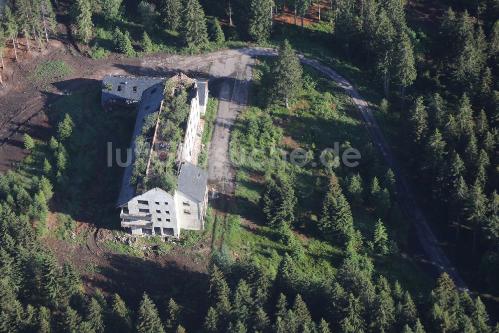 Luftbild Oberhof - Ruine des ehemaligen Gastehaus des Ministerrat der DDR in Oberhof im Bundesland Thüringen, Deutschland