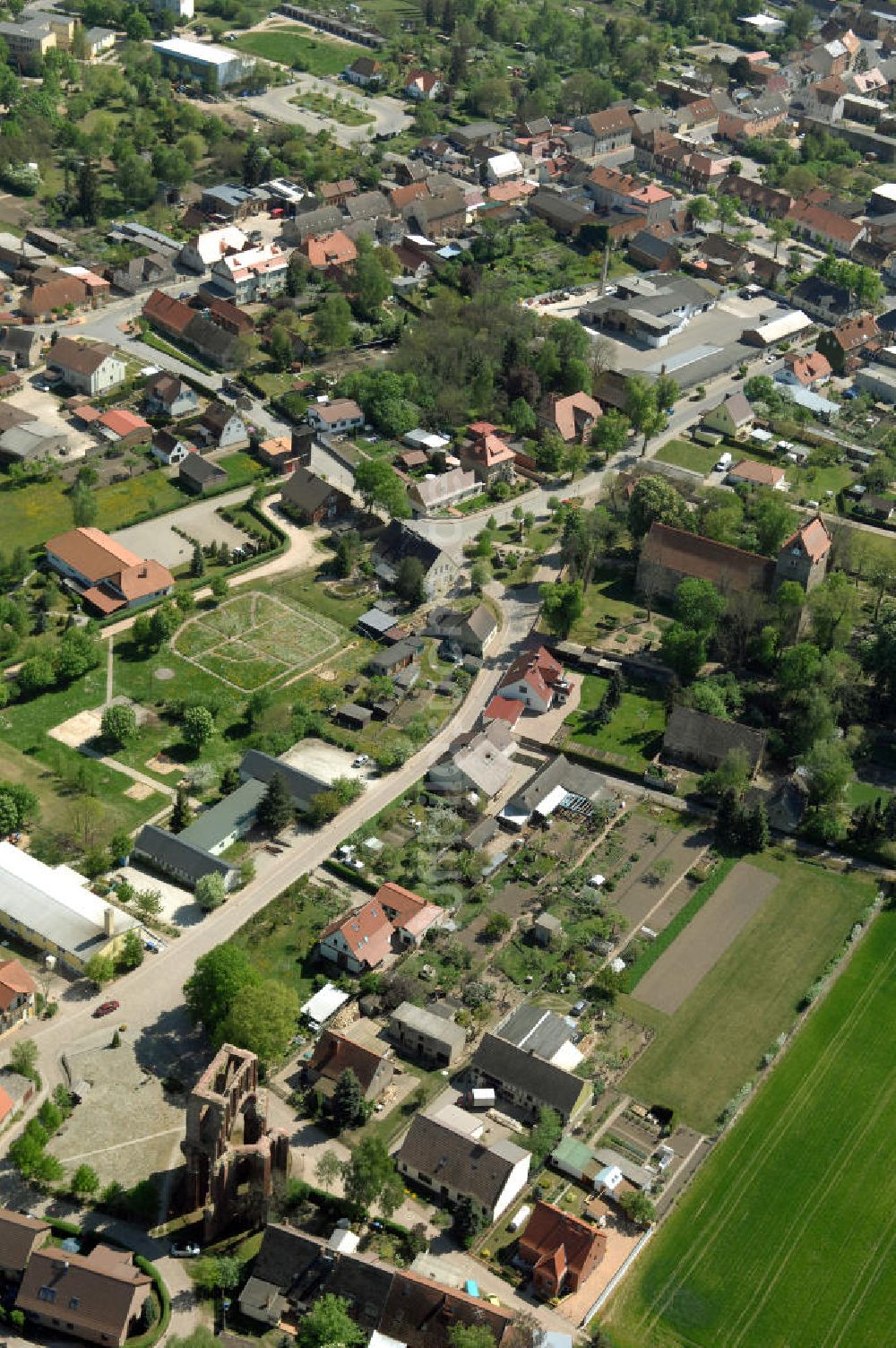 Luftaufnahme GRAMZOW - Ruine der ehemaligen Klosterkirche Gramzow im Landkreis Uckermark