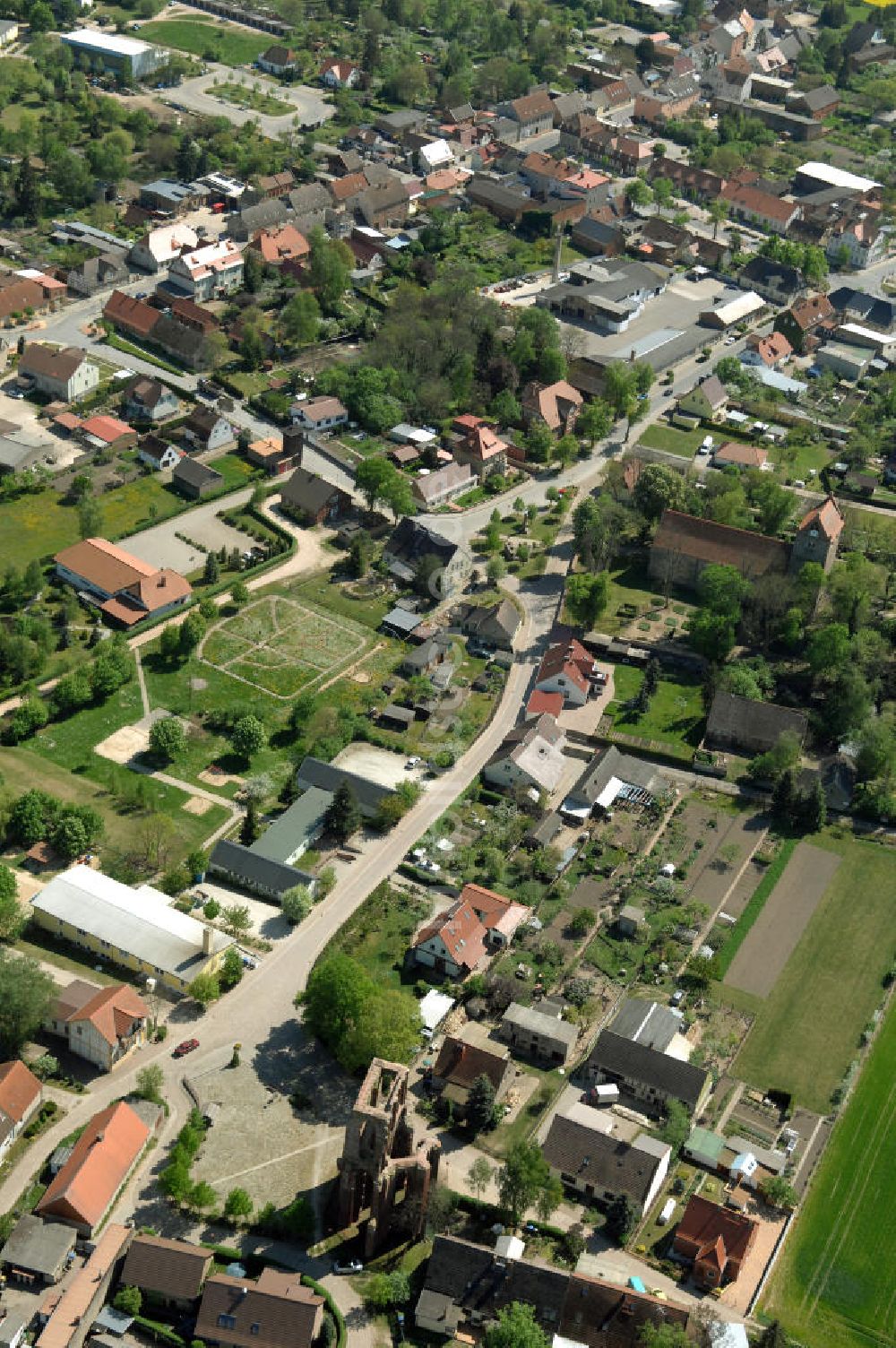 Luftaufnahme GRAMZOW - Ruine der ehemaligen Klosterkirche Gramzow im Landkreis Uckermark