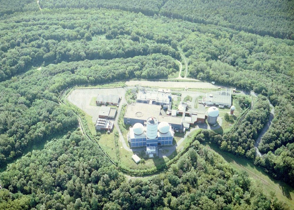 Berlin aus der Vogelperspektive: Ruine der ehemaligen Militär- Abhör- und Radaranlage auf dem Teufelsberg in Berlin - Charlottenburg