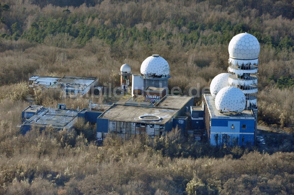 Berlin aus der Vogelperspektive: Ruine der ehemaligen Militär- Abhör- und Radaranlage auf dem Teufelsberg in Berlin - Charlottenburg