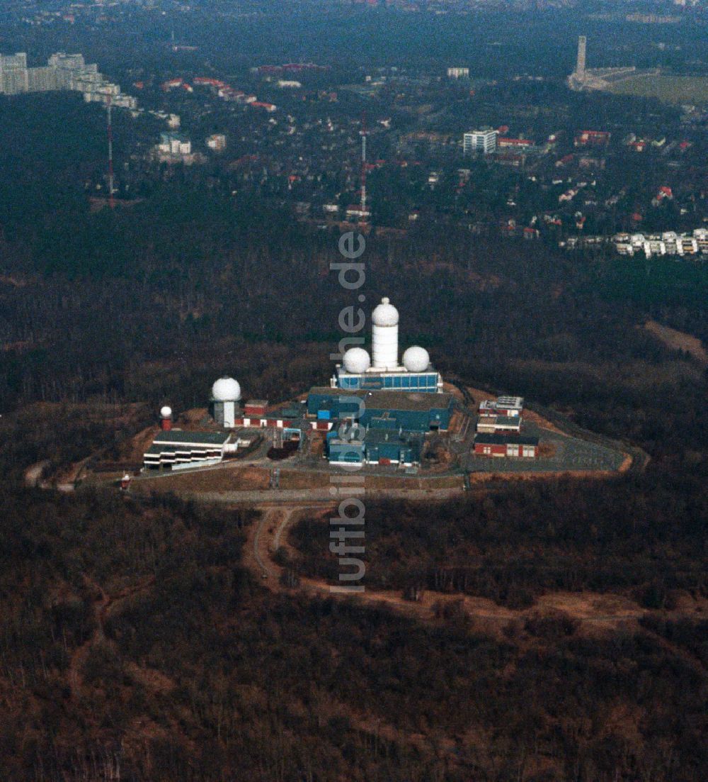 Berlin von oben - Ruine der ehemaligen Militär- Abhör- und Radaranlage auf dem Teufelsberg in Berlin - Charlottenburg