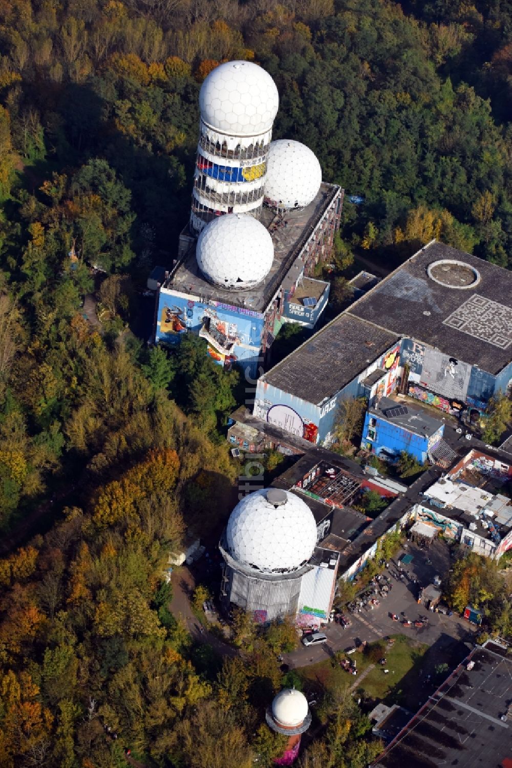 Berlin von oben - Ruine der ehemaligen Militär- Abhör- und Radaranlage auf dem Teufelsberg in Berlin - Charlottenburg