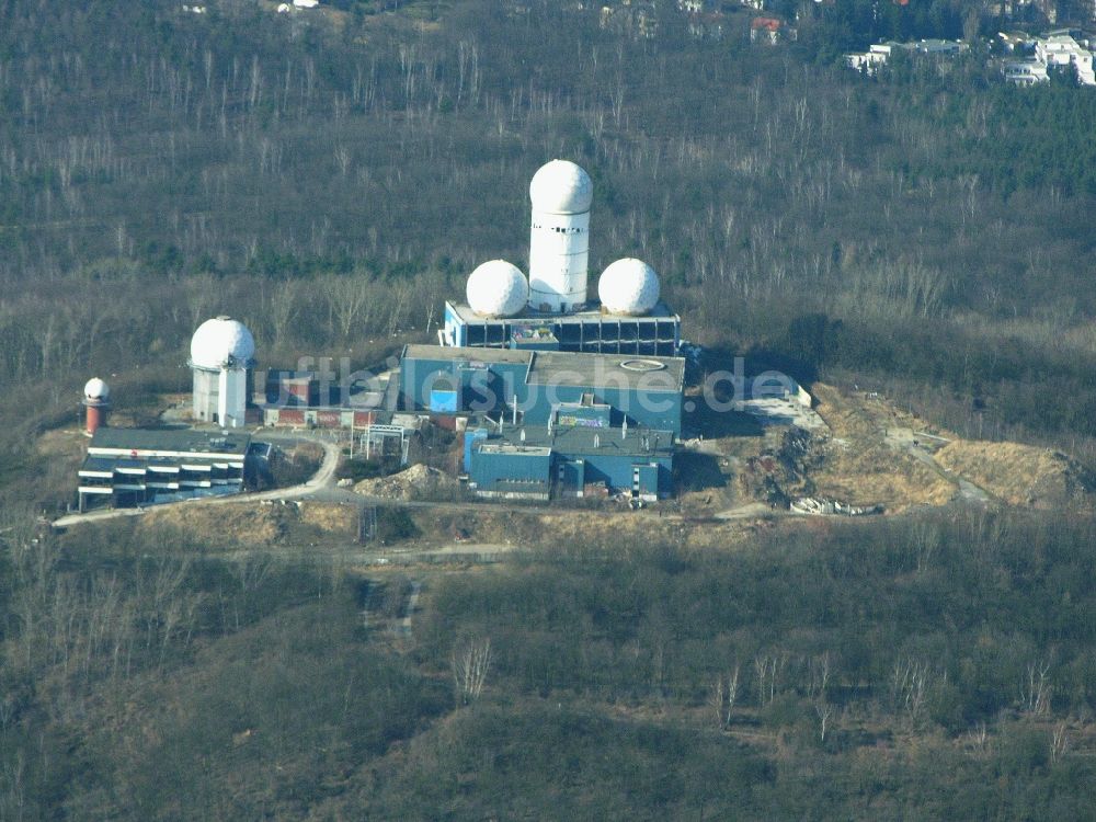 Berlin von oben - Ruine der ehemaligen Militär- Abhör- und Radaranlage auf dem Teufelsberg in Berlin - Charlottenburg