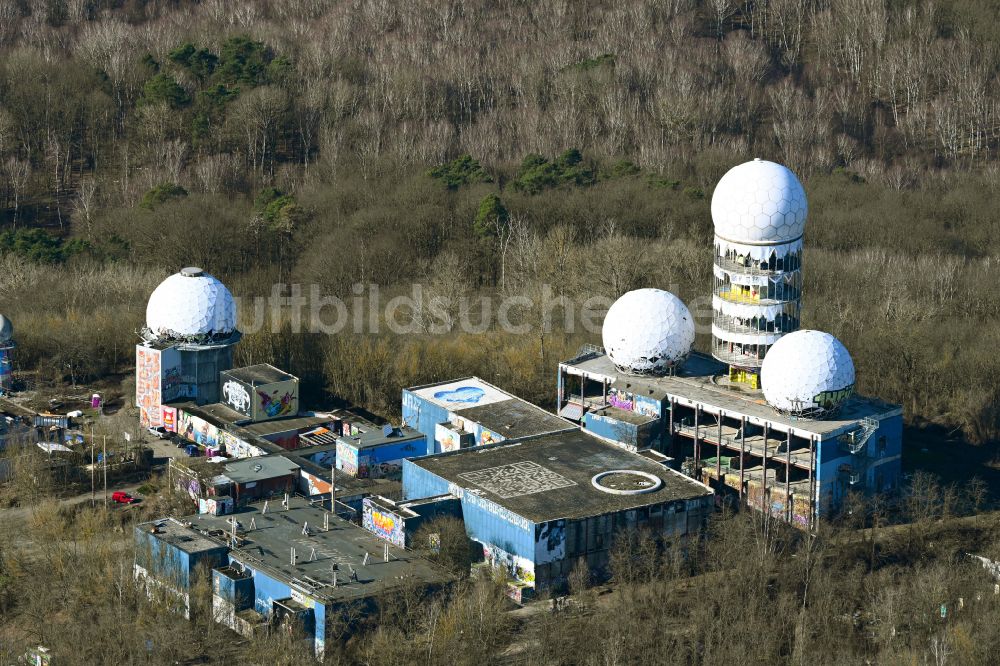 Berlin von oben - Ruine der ehemaligen Militär- Abhör- und Radaranlage auf dem Teufelsberg in Berlin - Charlottenburg