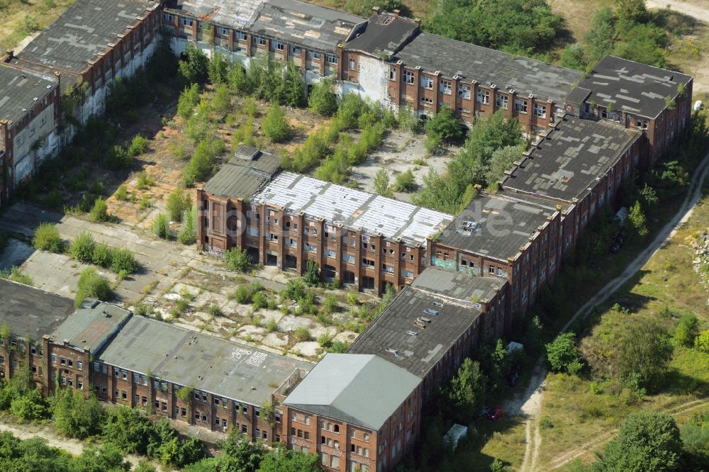 Luftbild Berlin - Ruine der ehemaligen Spindlerschen Reinigungsfabrik REWATEX im Planungsgebiet des Wohngebiet Wasserstadt Spindlersfeld