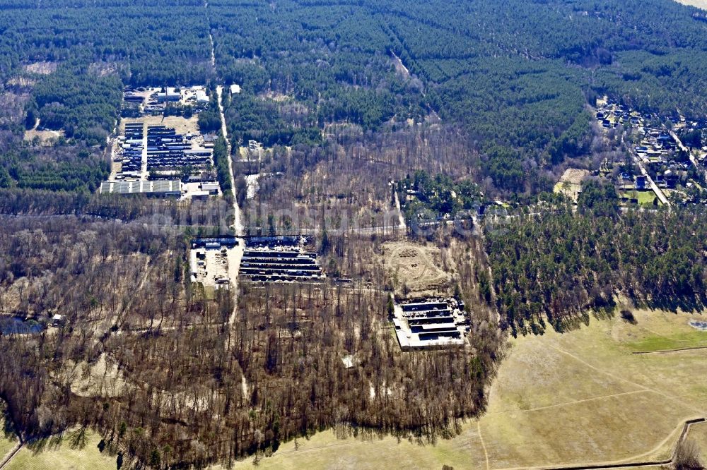 Wandlitz aus der Vogelperspektive: Ruine der Gebäude und Hallen Standort der früheren Bramo-Werke (Brandenburgische Motorenwerke) in Wandlitz im Bundesland Brandenburg, Deutschland