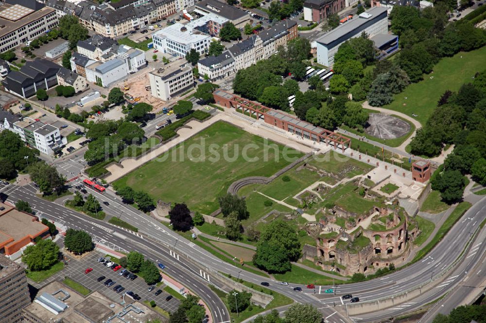 TRIER aus der Vogelperspektive: Ruine der Kaiserthermen in Trier