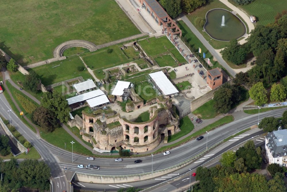 Luftbild Trier - Ruine der Kaiserthermen in Trier im Bundesland Rheinland-Pfalz