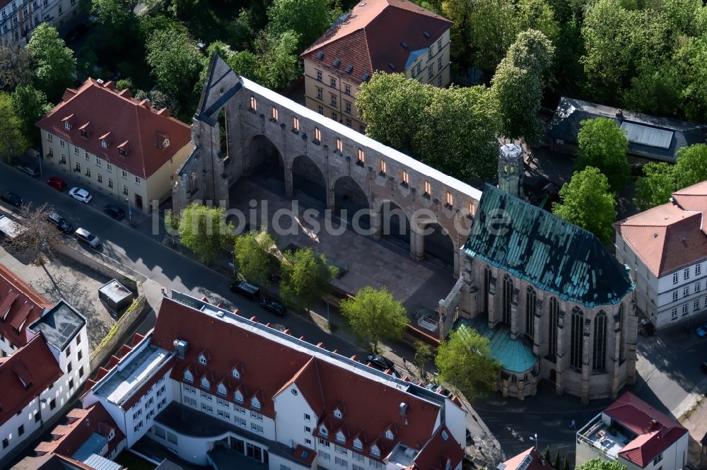 Erfurt von oben - Ruine des Kirchengebäude der Barfüßerkirche im Ortsteil Altstadt in Erfurt im Bundesland Thüringen, Deutschland