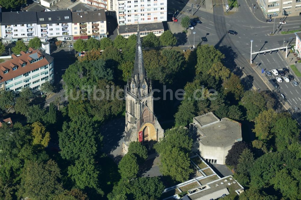 Kassel aus der Vogelperspektive: Ruine des Kirchengebäude der Lutherkirche in Kassel im Bundesland Hessen