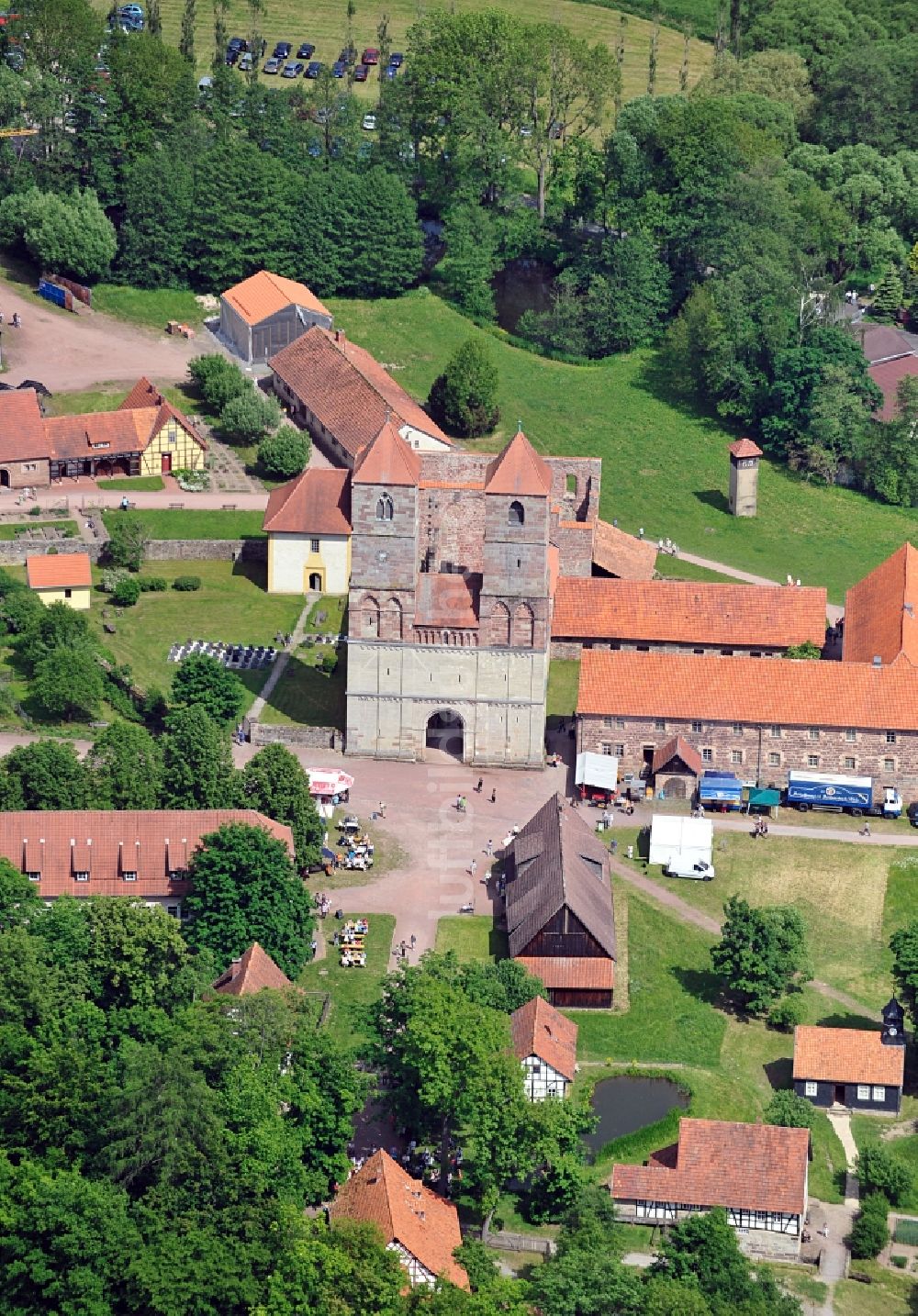 Kloster Veßra von oben - Ruine von Kloster Veßra im Bundesland Thüringen