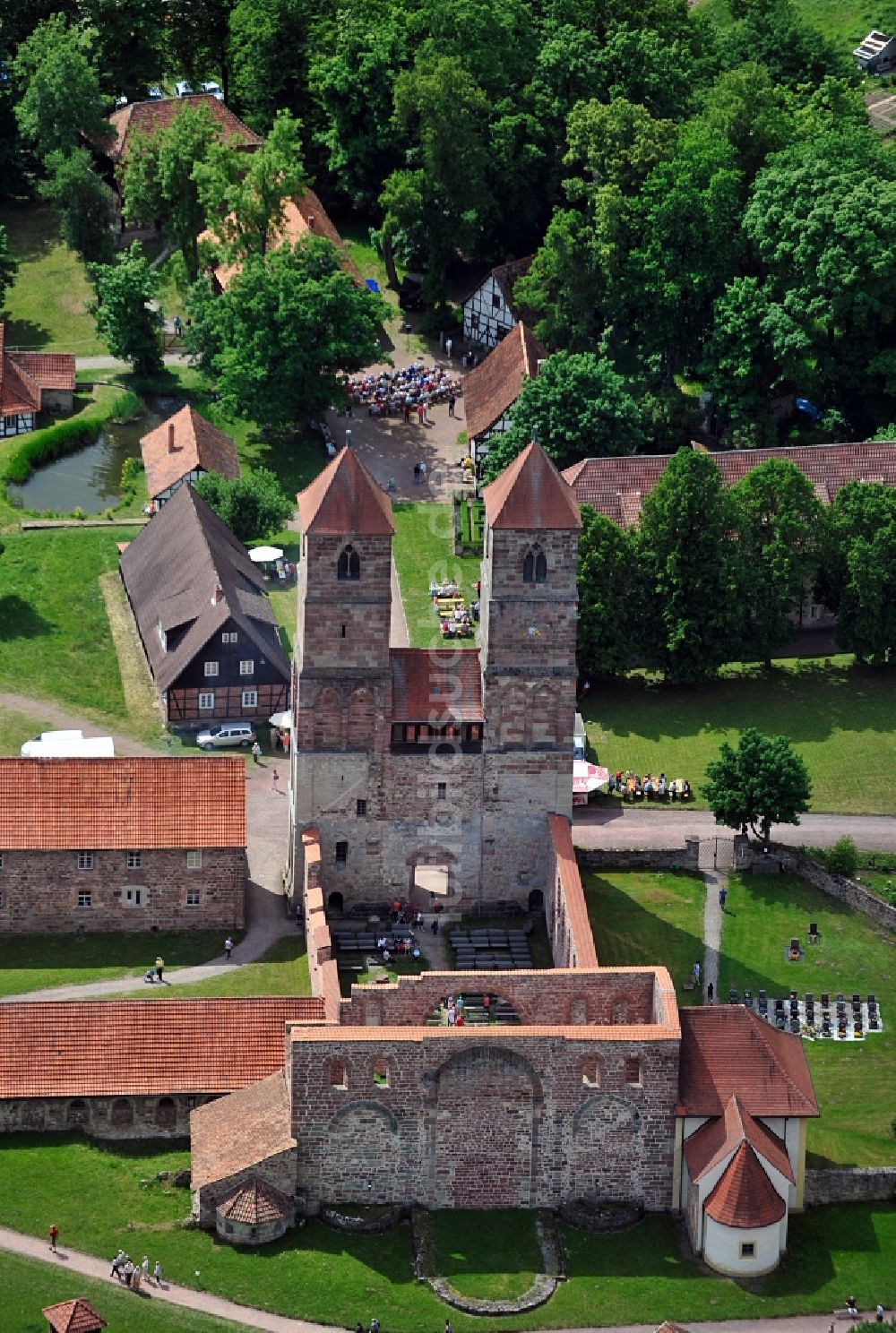 Luftaufnahme Kloster Veßra - Ruine von Kloster Veßra im Bundesland Thüringen