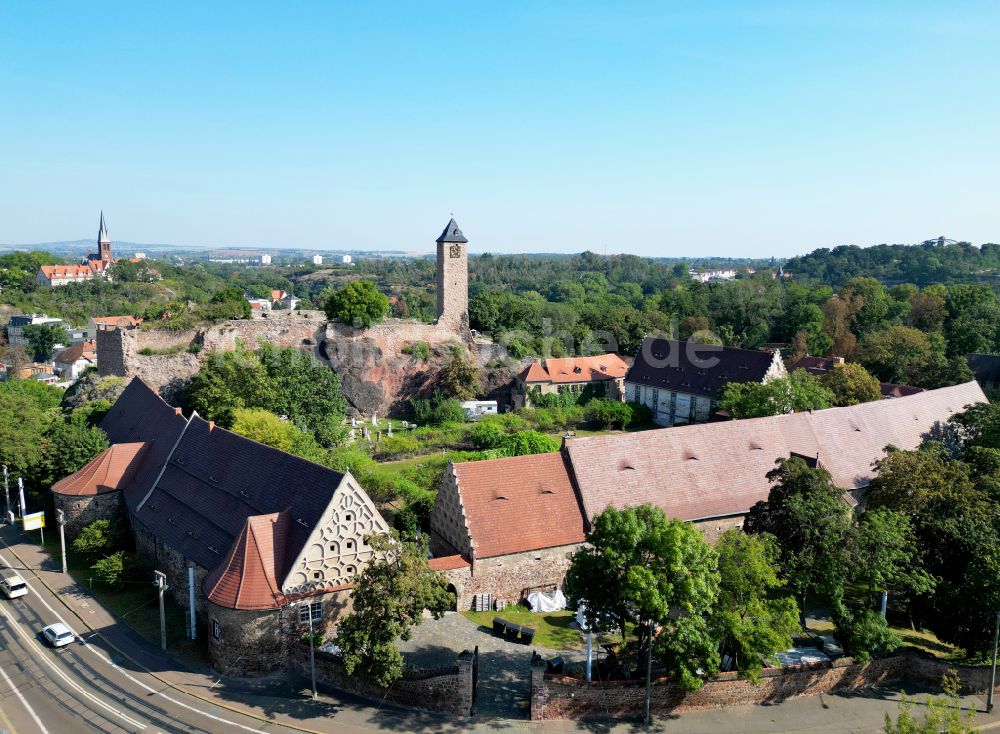 Halle / Saale aus der Vogelperspektive: Ruine und Mauerreste der Burg Giebichenstein in Halle (Saale) im Bundesland Sachsen-Anhalt, Deutschland