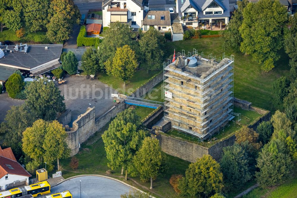 Luftaufnahme Essen - Ruine und Mauerreste der Burgruine Altendorf in Essen im Bundesland Nordrhein-Westfalen, Deutschland