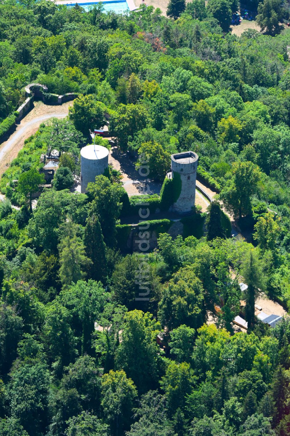 Nagold von oben - Ruine und Mauerreste der Burgruine Burgruine Hohennagold in Nagold im Bundesland Baden-Württemberg, Deutschland