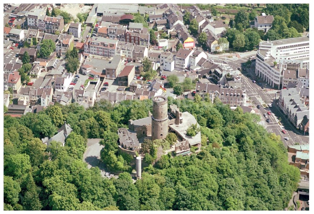 Bonn von oben - Ruine und Mauerreste der Burgruine Godesburg im Ortsteil Alt-Godesberg in Bonn im Bundesland Nordrhein-Westfalen, Deutschland